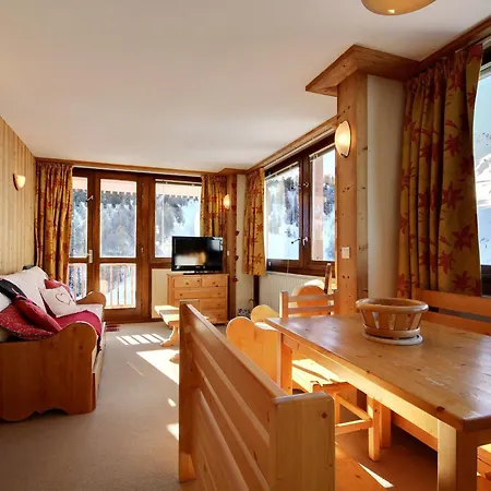 Grand Pour 6 Au Pied Des Pistes, Lumineux Avec Balcon - Fr-1-455-165 *